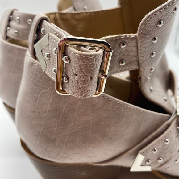 Arider Girl Cream Stud Buckle Crocodile Pointed Toe Block Heels Women's size 8.5 - Picture 7 of 10